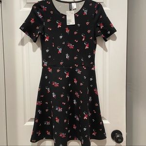 H&M- Floral Stretch Fit & Flare Dress- SIZE US 4
